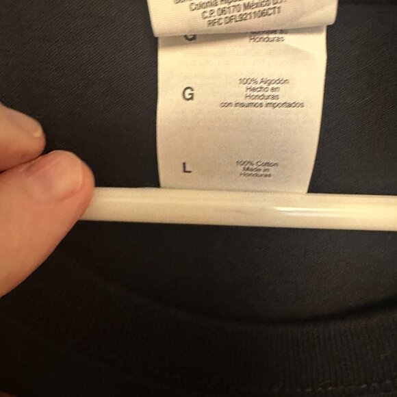 I'm with Creepy, Halloween, Large Black Graphic Tee. - Picture 6 of 10